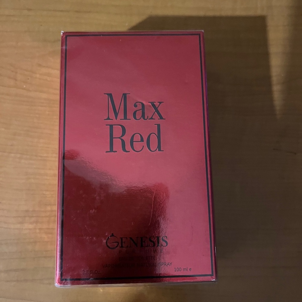 Grooming Tools in Vibrant Red with Glossy Finish